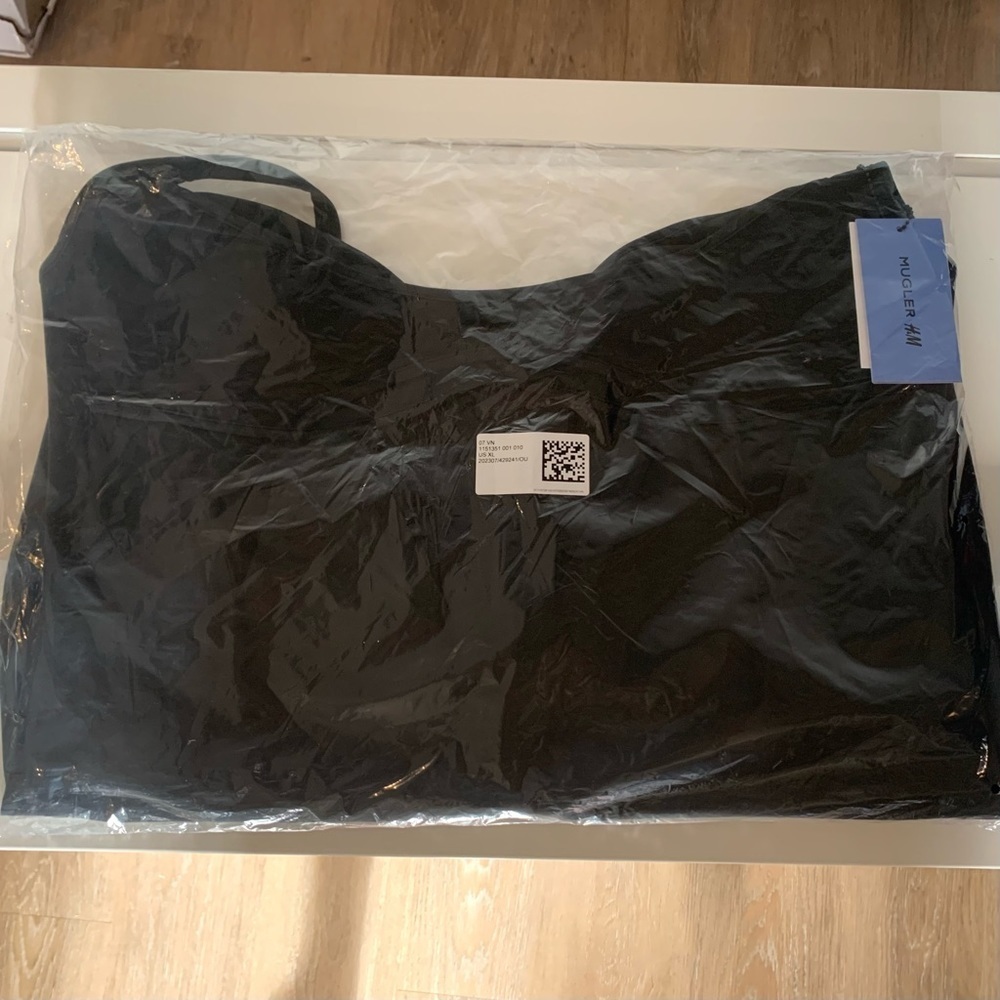 Mugler x H&M Collaboration Sleeveless Black Mini Corset Dress Size XL BodyCon - Picture 10 of 15